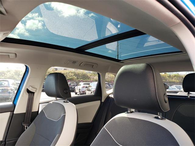 new 2025 Volkswagen Taos car