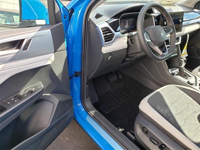 new 2025 Volkswagen Taos car