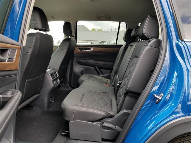 new 2025 Volkswagen Atlas car, priced at $45,385