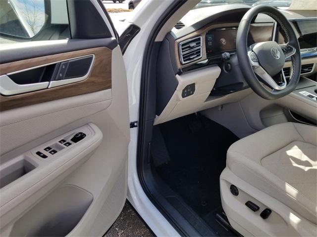 new 2025 Volkswagen Atlas car, priced at $38,769