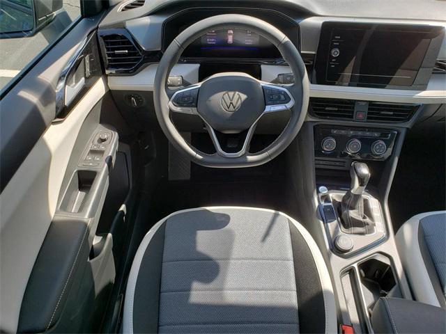 new 2025 Volkswagen Taos car