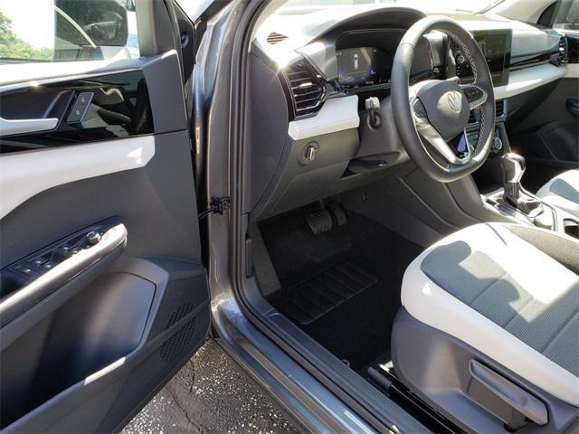 new 2025 Volkswagen Taos car