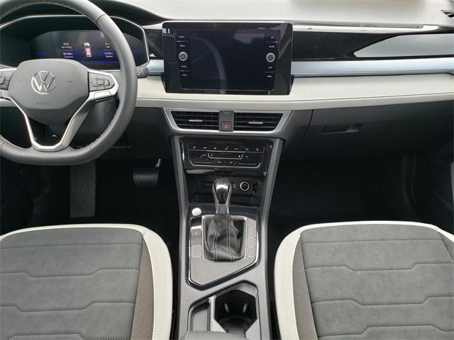 new 2025 Volkswagen Taos car
