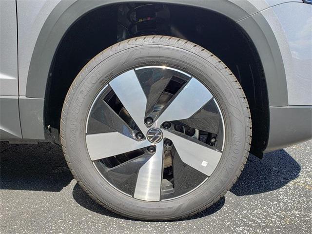 new 2025 Volkswagen Taos car