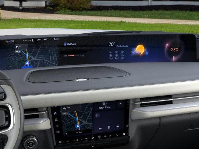 new 2025 Lincoln Navigator car, priced at $106,325