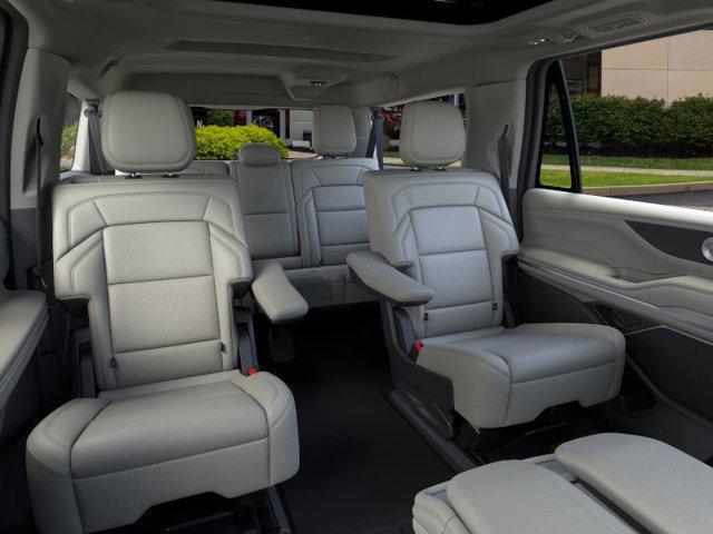 new 2025 Lincoln Navigator car, priced at $106,325