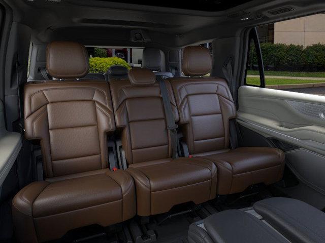 new 2025 Lincoln Navigator car, priced at $106,885