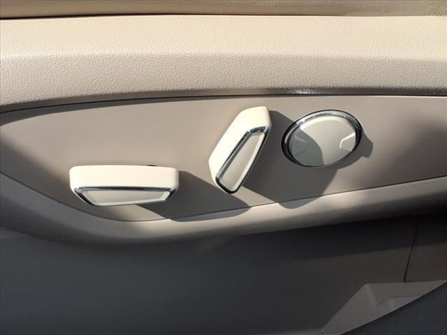 used 2021 Lincoln Nautilus car, priced at $31,500