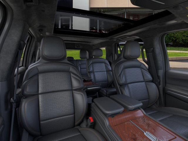 new 2025 Lincoln Navigator car, priced at $121,115