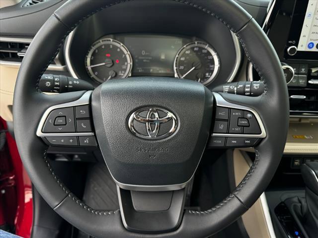 used 2024 Toyota Highlander car, priced at $44,600