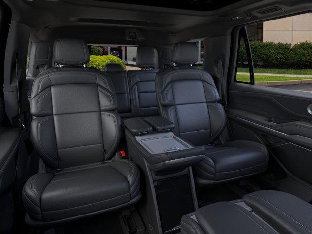 new 2025 Lincoln Navigator car, priced at $109,585