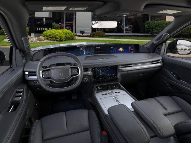 new 2025 Lincoln Navigator car, priced at $109,585