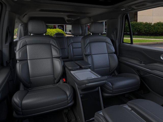 new 2025 Lincoln Navigator car, priced at $113,065