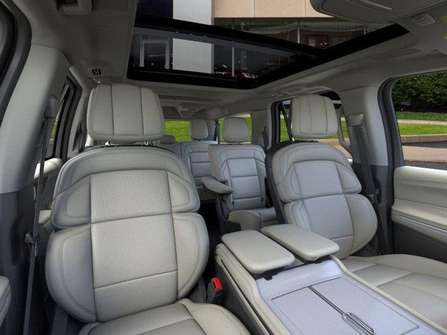 new 2025 Lincoln Navigator car, priced at $105,925