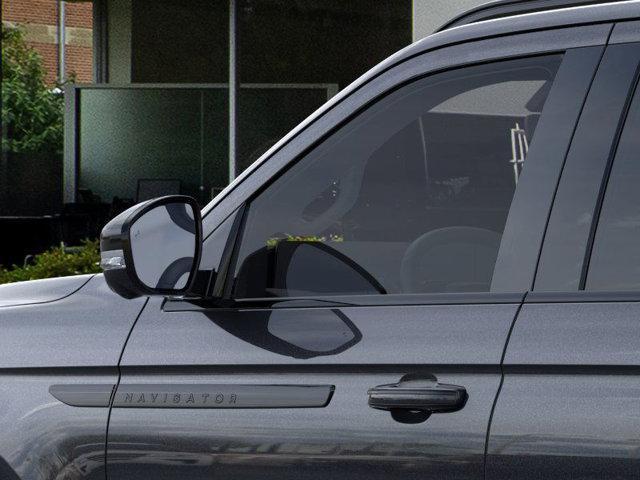 new 2025 Lincoln Navigator car, priced at $107,435