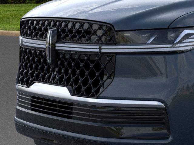 new 2025 Lincoln Navigator car, priced at $109,015