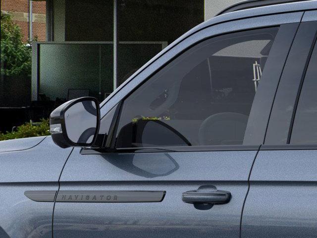 new 2025 Lincoln Navigator car, priced at $109,015