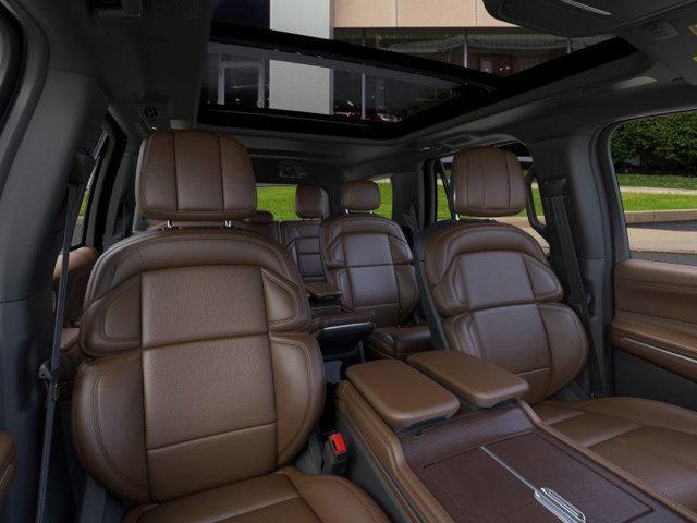 new 2025 Lincoln Navigator car, priced at $107,085