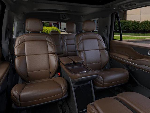 new 2025 Lincoln Navigator car, priced at $107,085