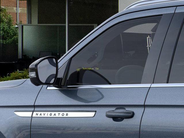new 2025 Lincoln Navigator car, priced at $109,480