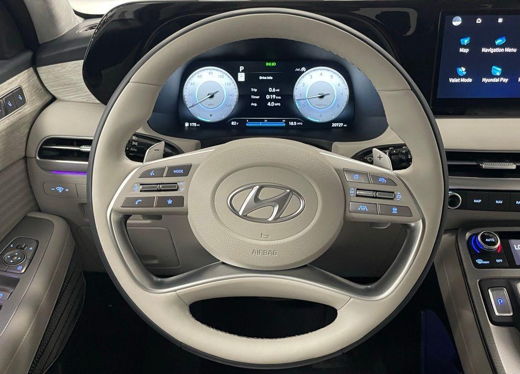 used 2025 Hyundai Palisade car, priced at $43,750