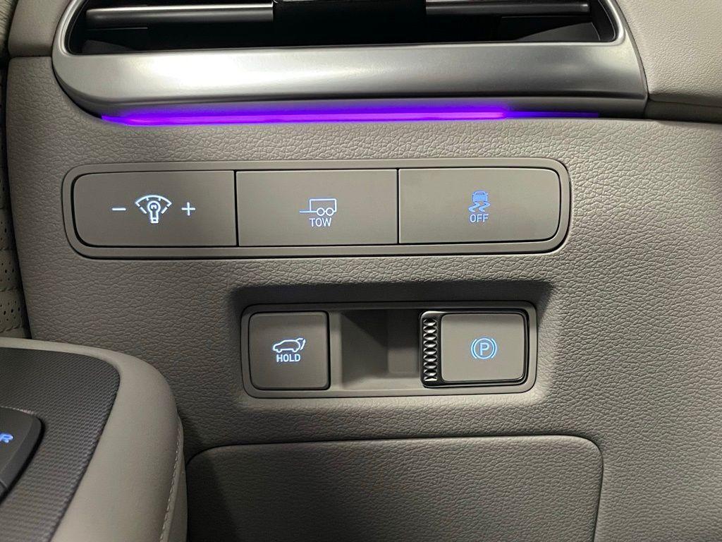used 2025 Hyundai Palisade car, priced at $43,750
