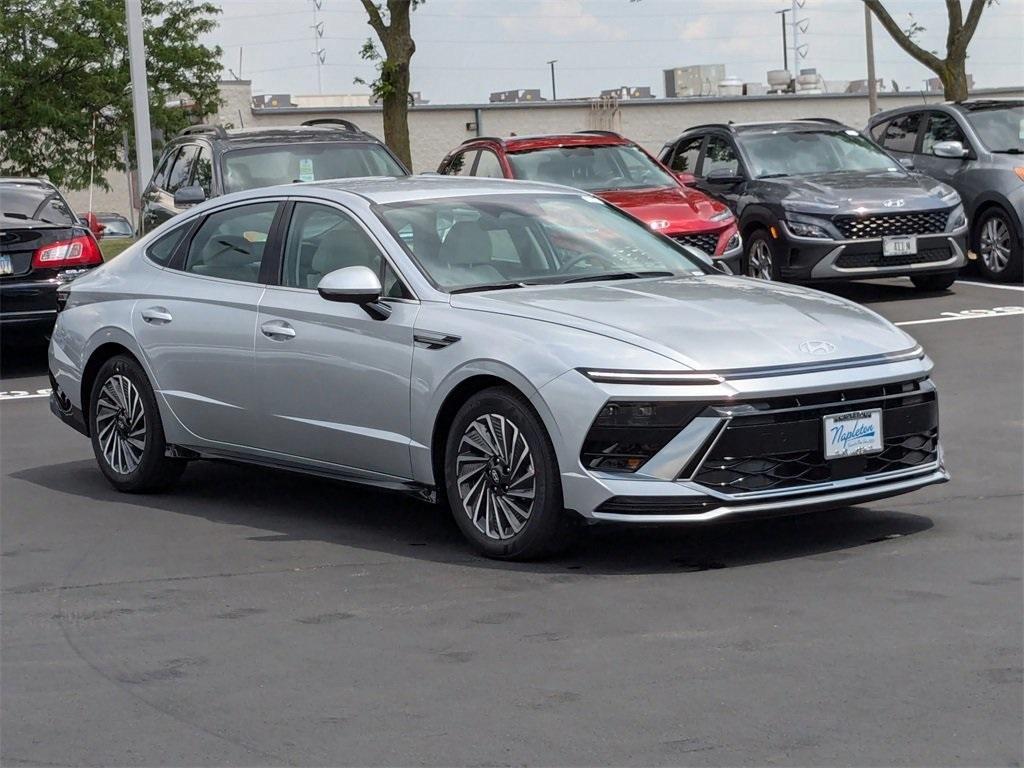 new 2025 Hyundai Sonata Hybrid car, priced at $32,905