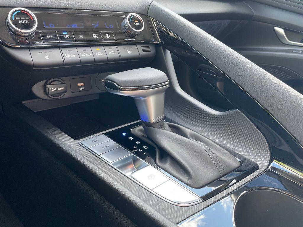 new 2025 Hyundai Elantra car, priced at $27,462