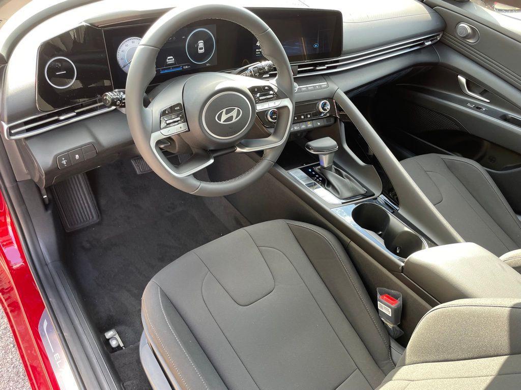 new 2025 Hyundai Elantra car, priced at $27,462