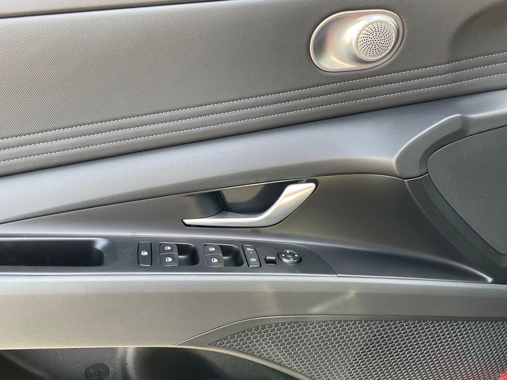 new 2025 Hyundai Elantra car, priced at $27,462