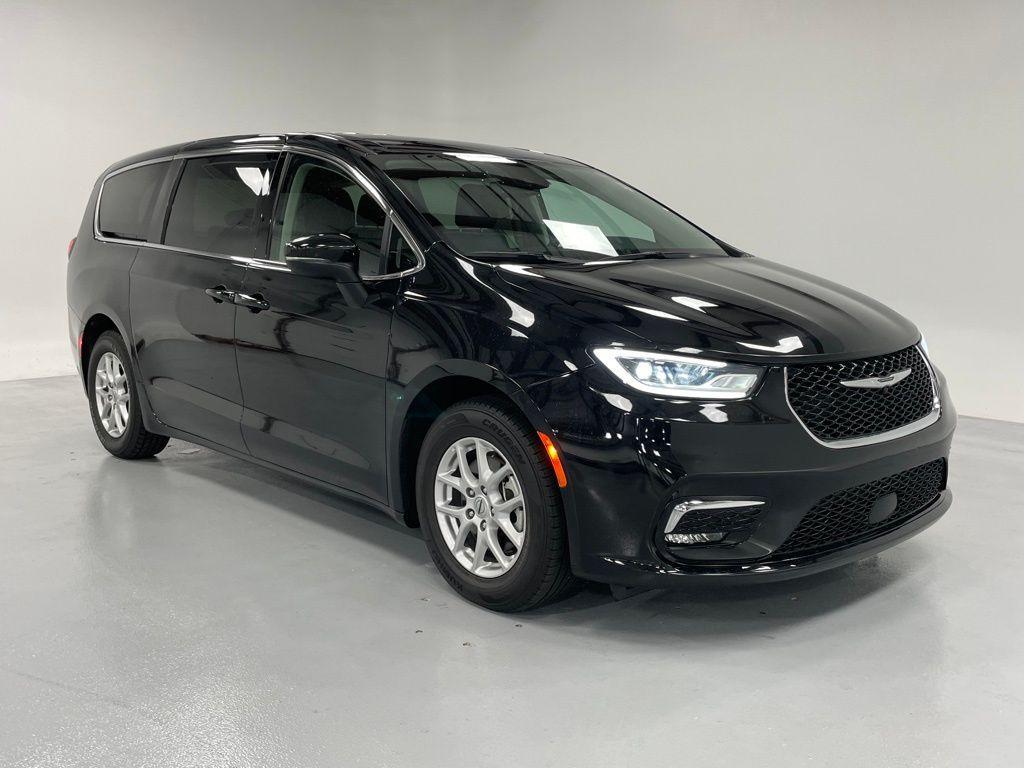 used 2023 Chrysler Pacifica car, priced at $24,000