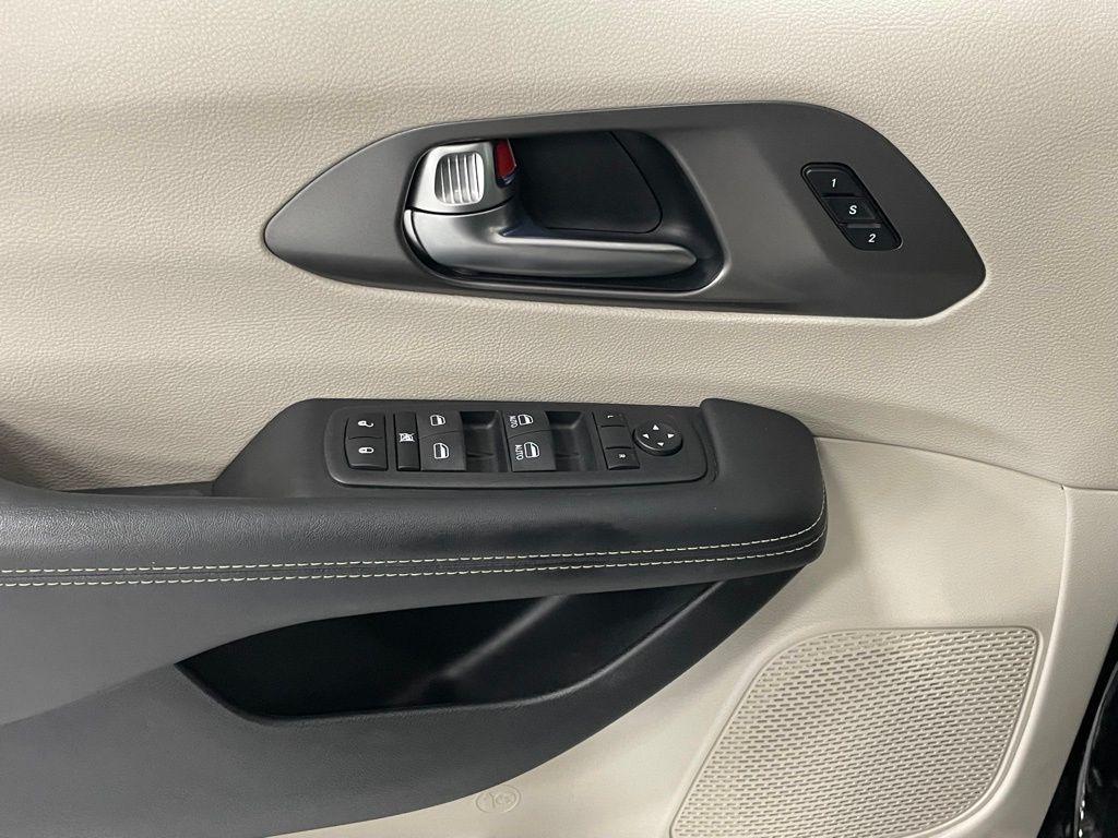 used 2023 Chrysler Pacifica car, priced at $24,000
