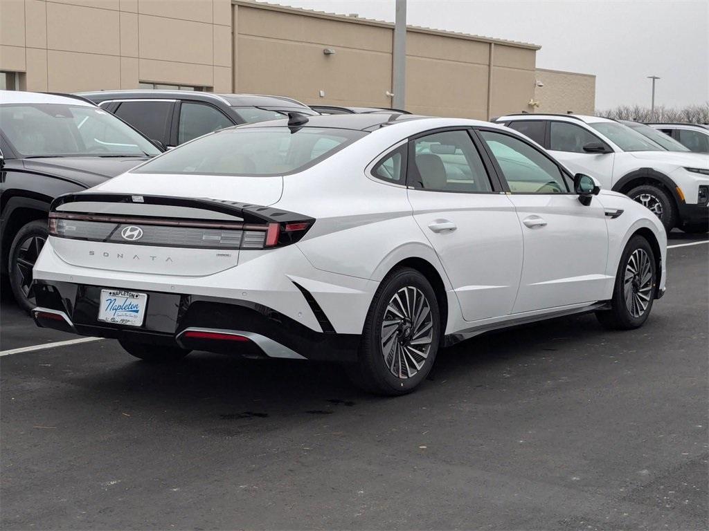 new 2025 Hyundai Sonata Hybrid car, priced at $39,630