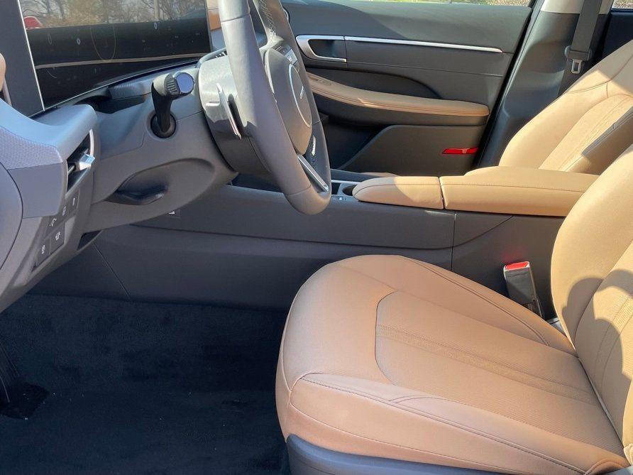 new 2025 Hyundai Sonata Hybrid car, priced at $38,710