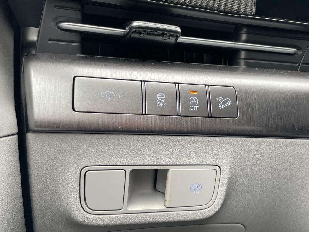 new 2025 Hyundai Kona car, priced at $28,158