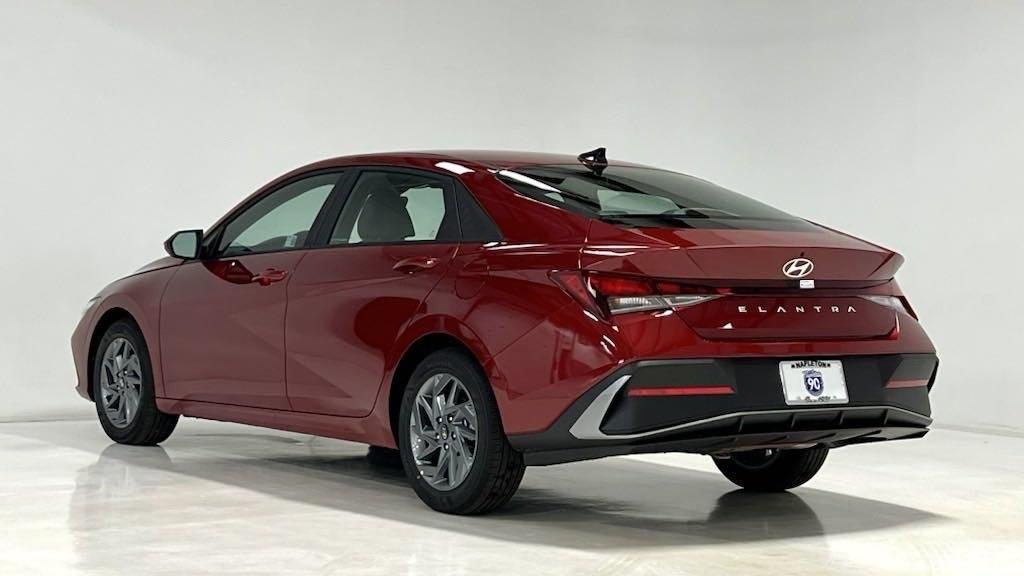 new 2025 Hyundai Elantra car, priced at $25,035