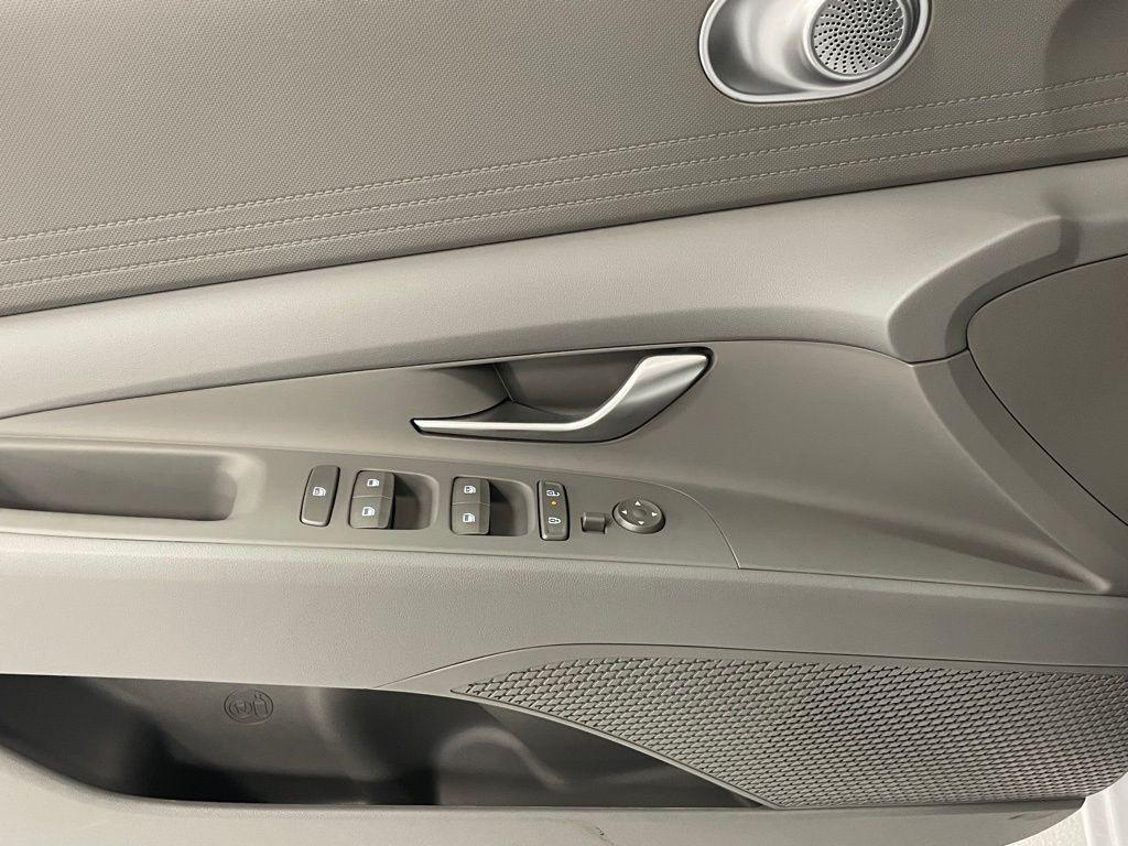 new 2025 Hyundai ELANTRA HEV car, priced at $27,259