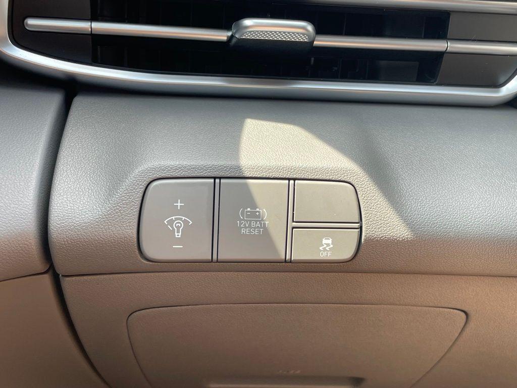 new 2025 Hyundai ELANTRA HEV car, priced at $27,259