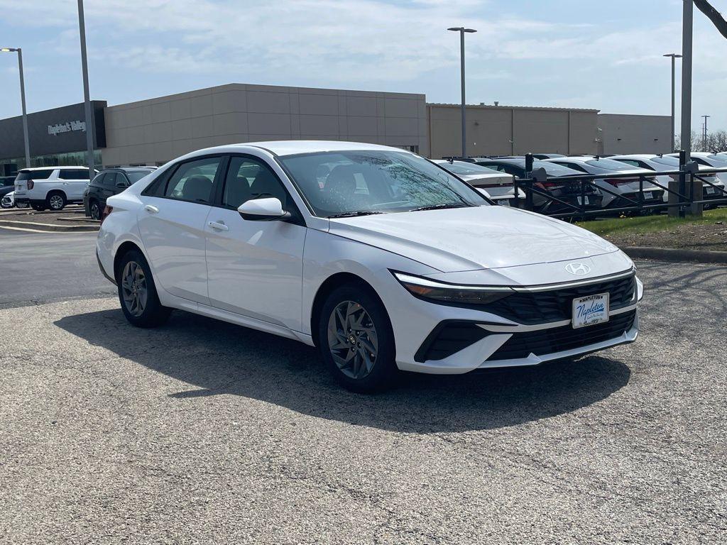 new 2025 Hyundai ELANTRA HEV car, priced at $27,259