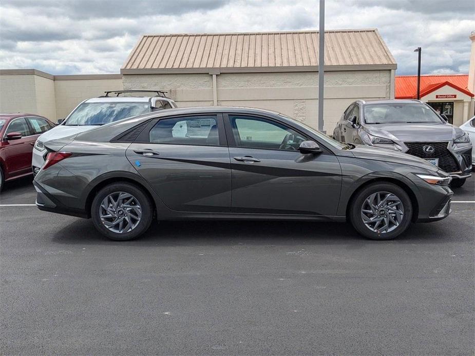 new 2025 Hyundai Elantra car, priced at $26,295