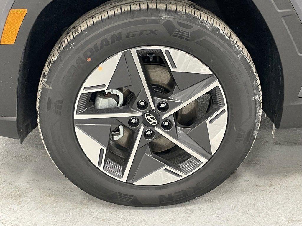 new 2025 Hyundai TUCSON Hybrid car, priced at $37,945