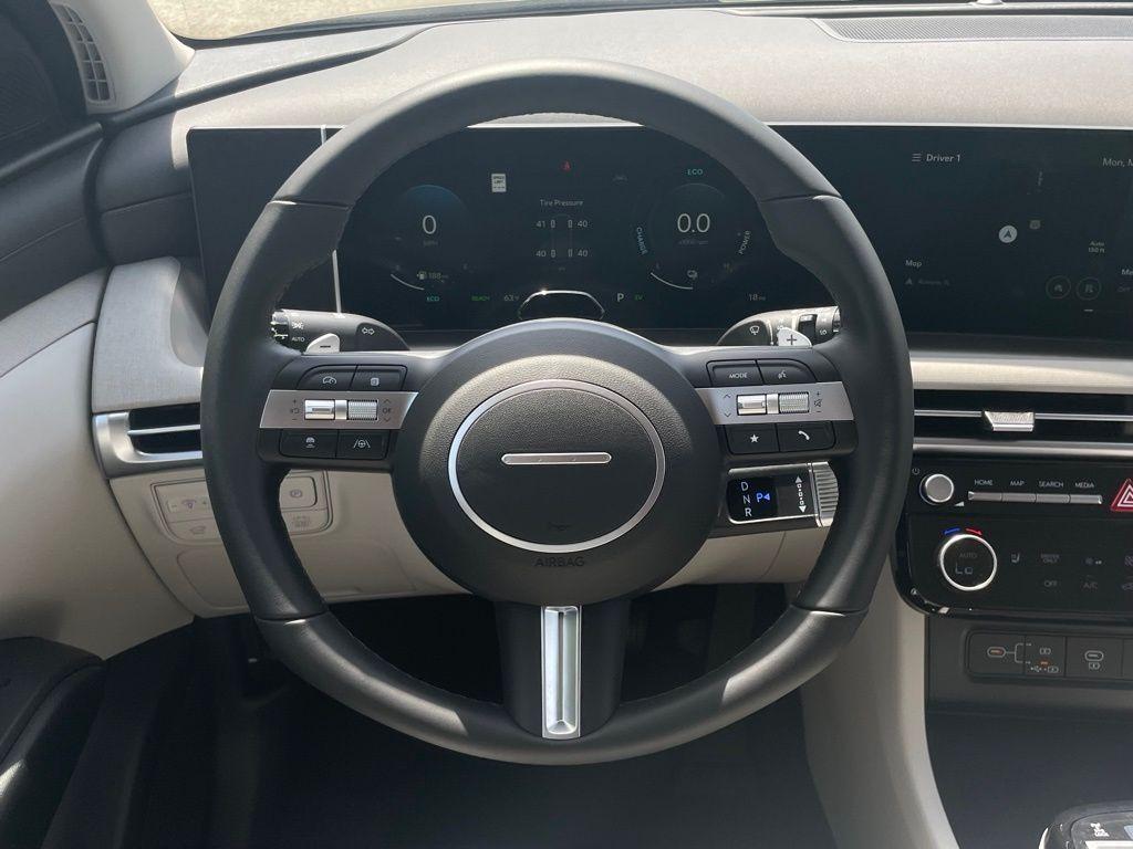 new 2025 Hyundai TUCSON Hybrid car, priced at $37,945