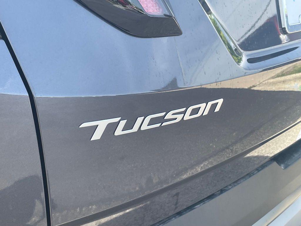 new 2025 Hyundai TUCSON Hybrid car, priced at $37,945
