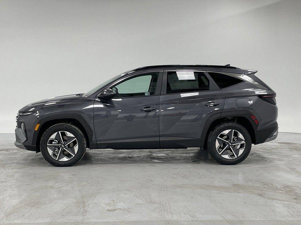 new 2025 Hyundai TUCSON Hybrid car, priced at $37,945