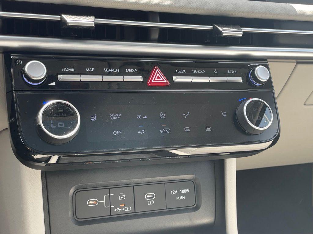 new 2025 Hyundai TUCSON Hybrid car, priced at $37,945