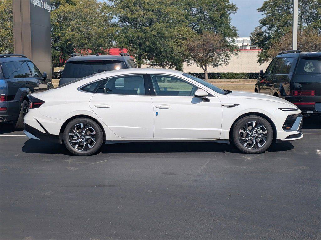 new 2025 Hyundai Sonata car, priced at $29,354