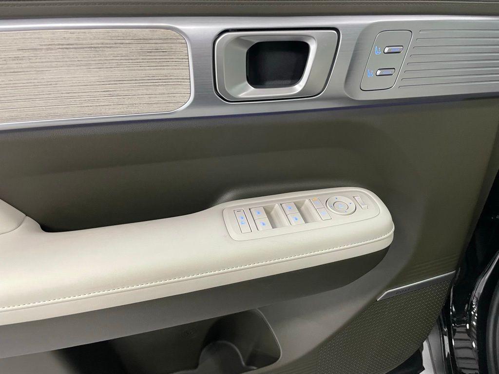 used 2025 Hyundai Santa Fe car, priced at $40,750