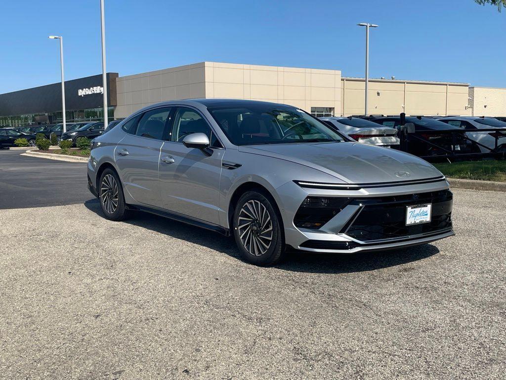 new 2025 Hyundai Sonata Hybrid car, priced at $38,825