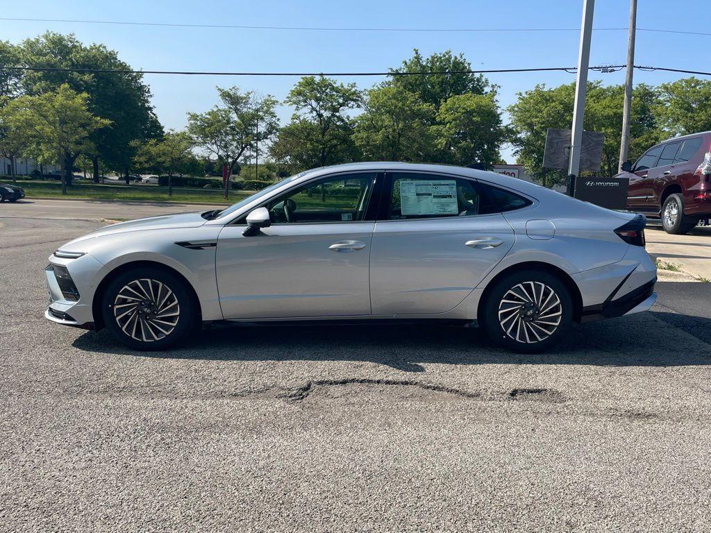 new 2025 Hyundai Sonata Hybrid car, priced at $38,825