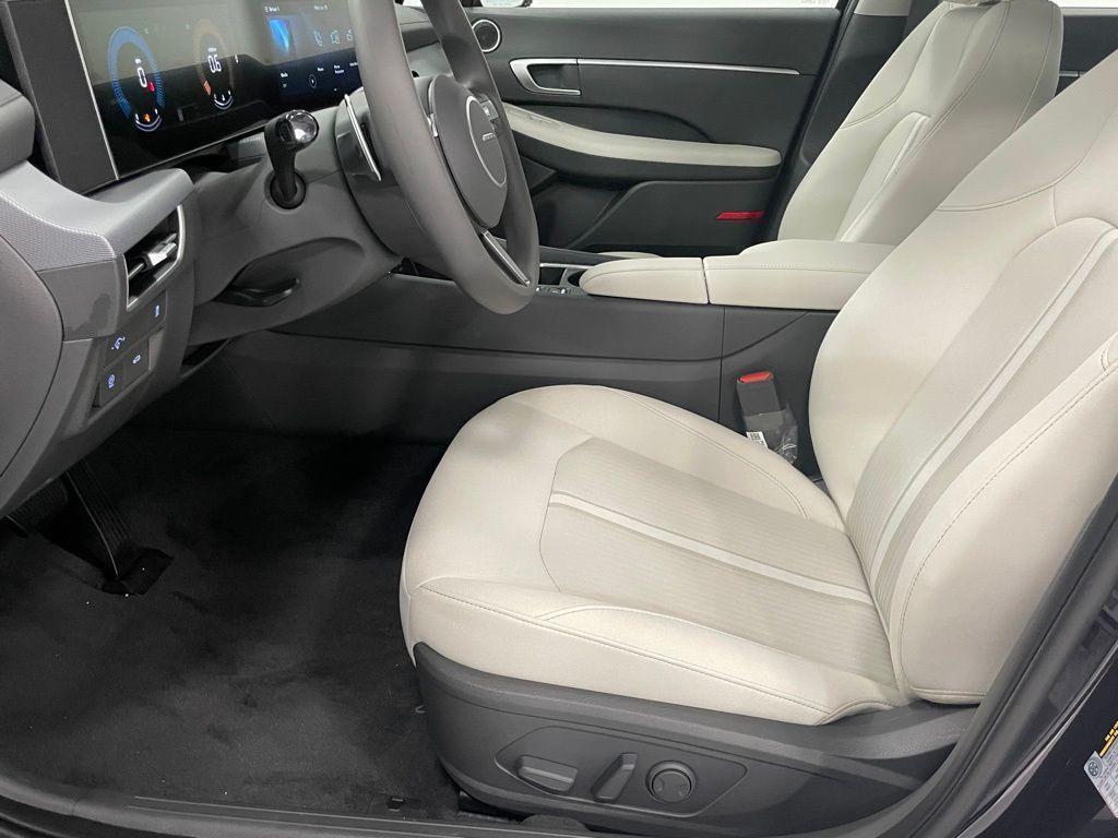new 2025 Hyundai Sonata car, priced at $26,031